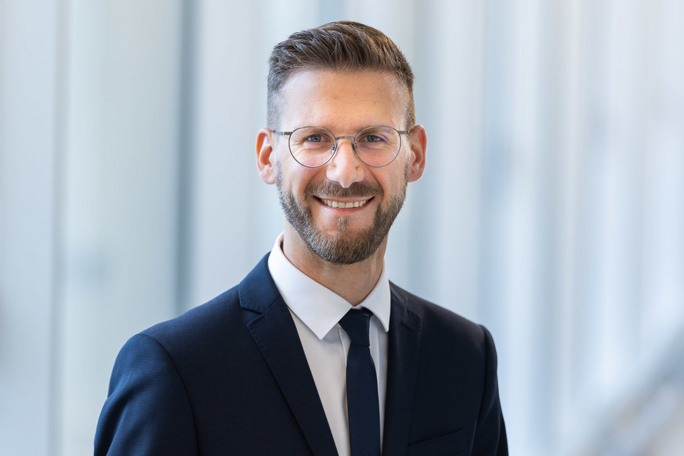 Dr. Benedikt Runschke Dr. Benedikt Runschke