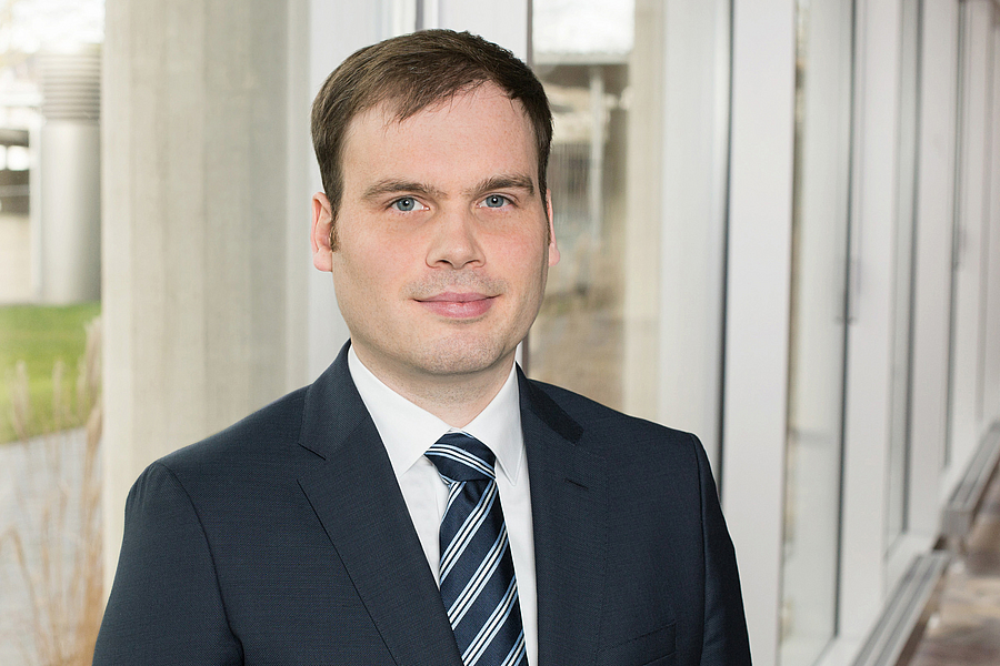 Dr. Florian Kirsch